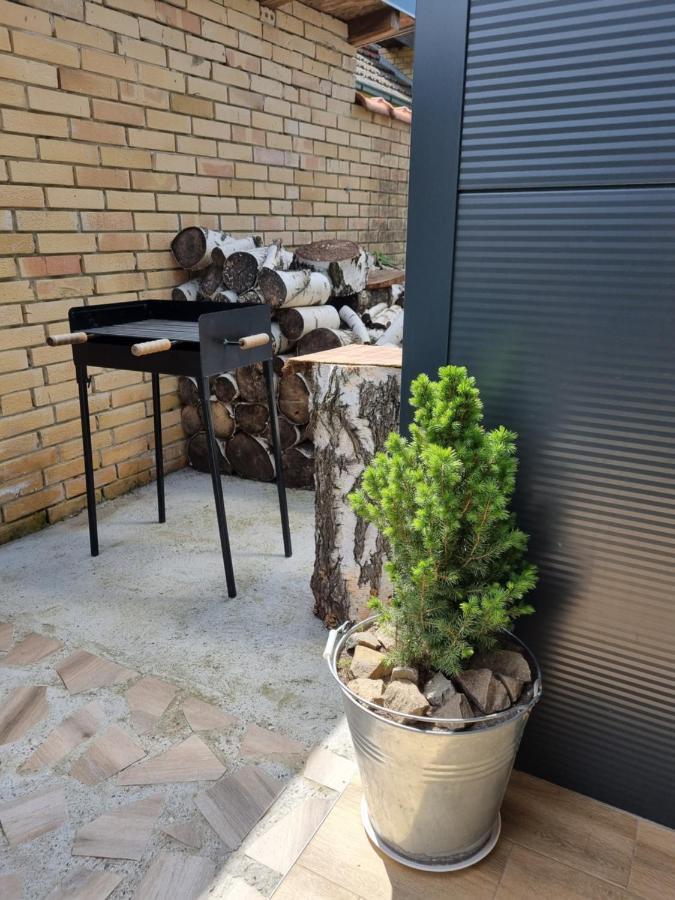 27 Apartament *
